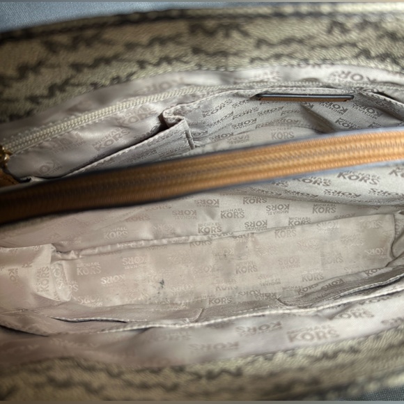 Micheal Kors Tote Tan 14 1/2 x 5 x 11 - Picture 15 of 15